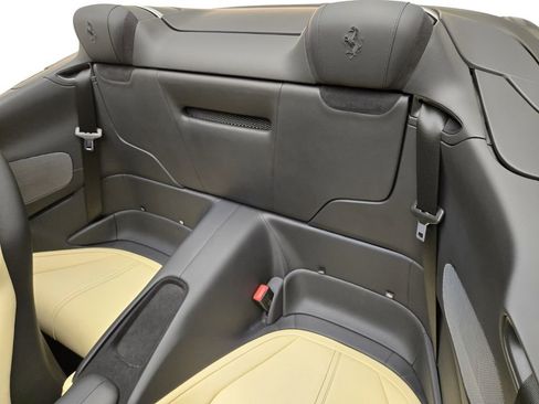 Used 2024 Ferrari Roma Spider RWD image 19