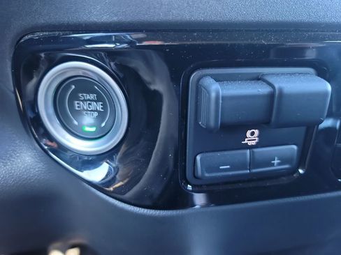 Used 2022 GMC Sierra 1500 SLT w/ SLT Premium Plus Package AWD/4WD image 22
