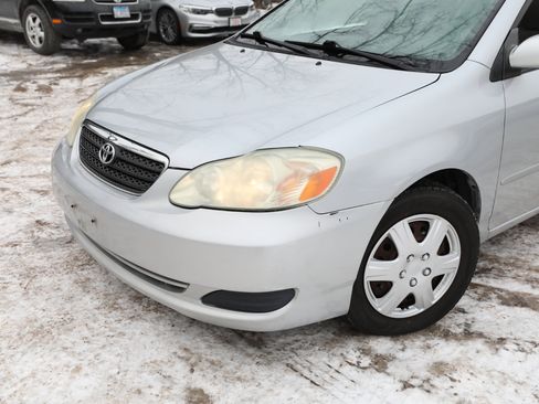 Used 2005 Toyota Corolla LE image 2