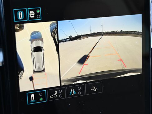 Used 2024 GMC Acadia Denali w/ Super Cruise Package image 14