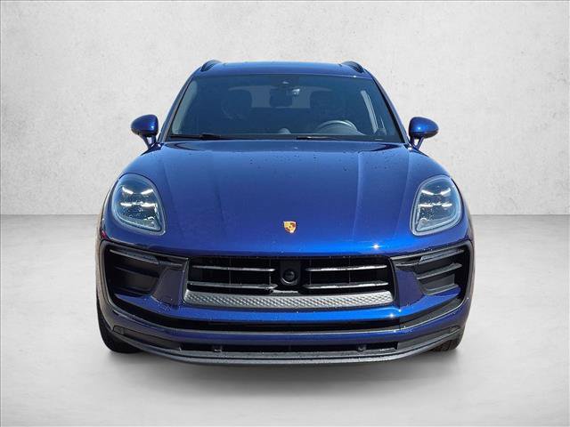 Used 2025 Porsche Macan AWD/4WD image 2