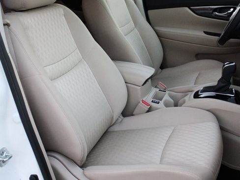 Certified 2020 Nissan Rogue SV image 23