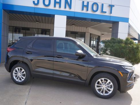 New 2026 Chevrolet TrailBlazer LS image 8