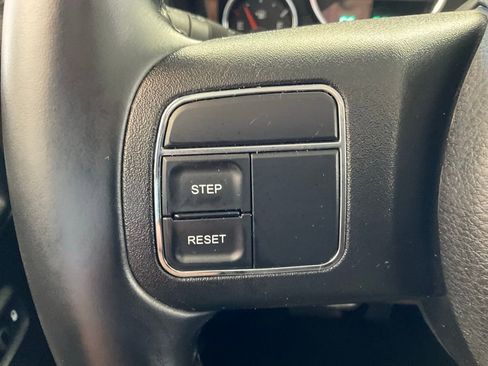 Used 2015 Jeep Wrangler Unlimited Sahara image 12