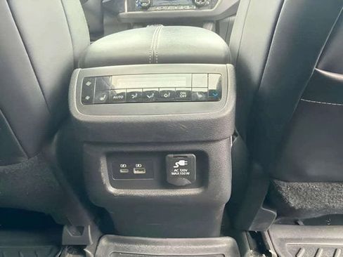 Used 2022 Nissan Pathfinder Platinum w/ Cargo Package FWD image 6