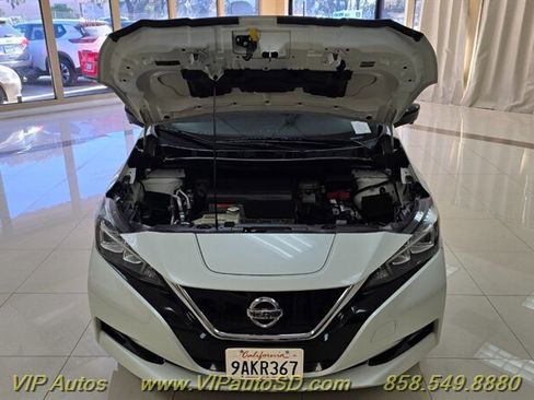 Used 2018 Nissan Leaf SL w/ SL Technology Package FWD image 8