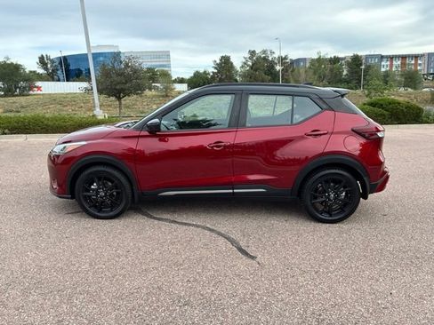 Used 2023 Nissan Kicks SR w/ SR Premium Package FWD image 4