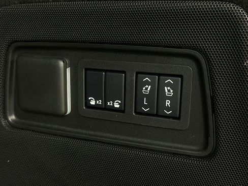 Used 2025 Cadillac Escalade Sport Platinum w/ LPO, ONYX Package image 15