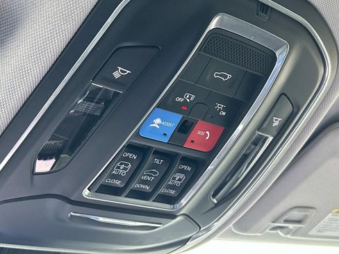 Used 2022 Jeep Grand Cherokee L Limited image 30