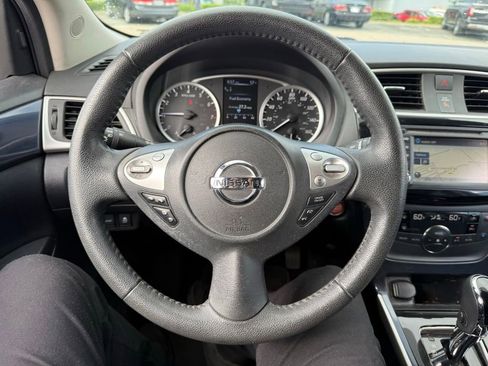 Used 2018 Nissan Sentra SR w/ Technology Package FWD image 6