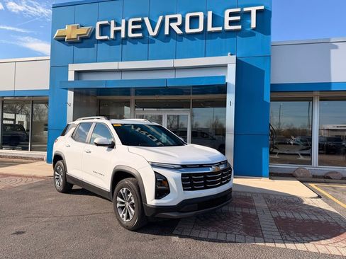 Used 2025 Chevrolet Equinox LT w/ Convenience Package II image 1