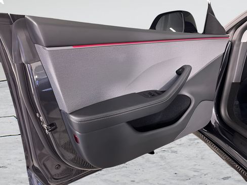 Used 2026 Tesla Model 3 RWD image 9