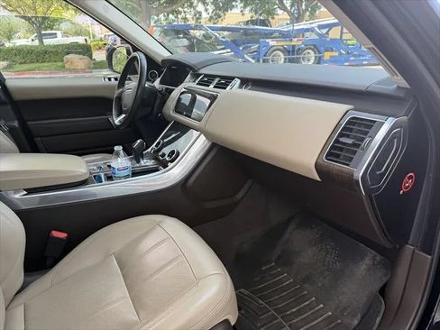 Used 2018 Land Rover Range Rover Sport HSE AWD/4WD image 30