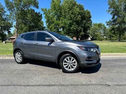 Used 2021 Nissan Rogue Sport S FWD image 2
