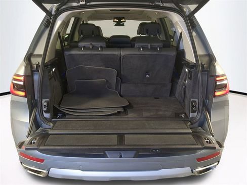 Used 2024 BMW X7 xDrive40i w/ Premium Package image 14