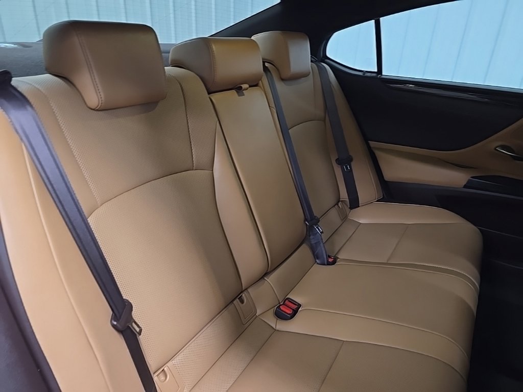 Used 2019 Lexus ES 300h w/ Premium Package FWD image 17