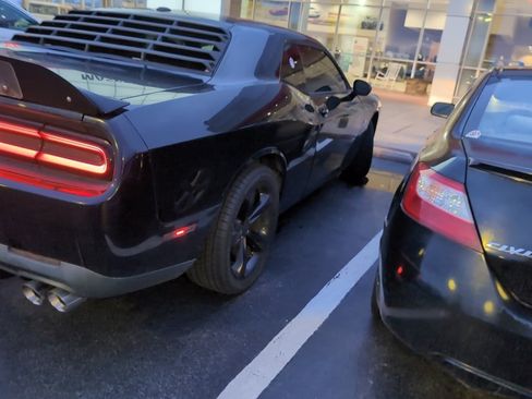 Used 2018 Dodge Challenger R/T image 4