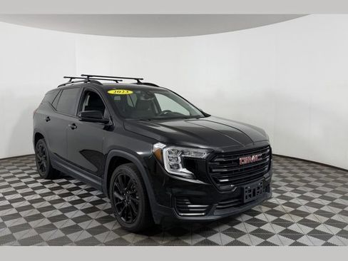 Used 2023 GMC Terrain SLE w/ Driver Convenience Package FWD image 1