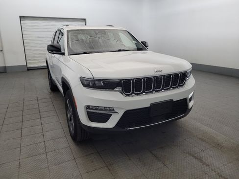 Used 2022 Jeep Grand Cherokee Limited 4xe w/ Luxury Tech Group II AWD/4WD image 14