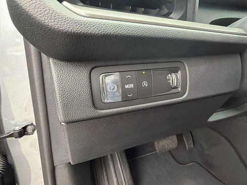 Used 2026 Chevrolet Traverse LT FWD image 24
