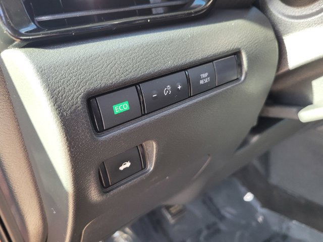 Used 2024 Nissan Sentra SV FWD image 19