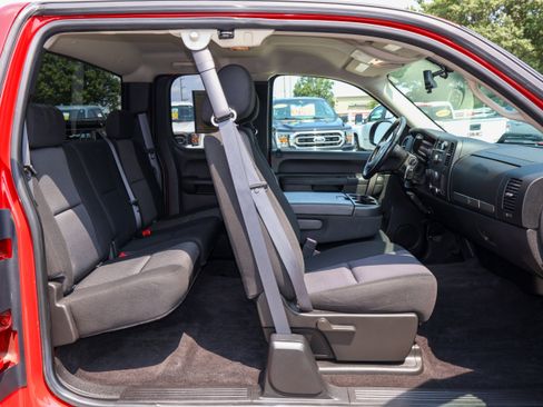 Used 2011 Chevrolet Silverado 1500 LT AWD/4WD image 25