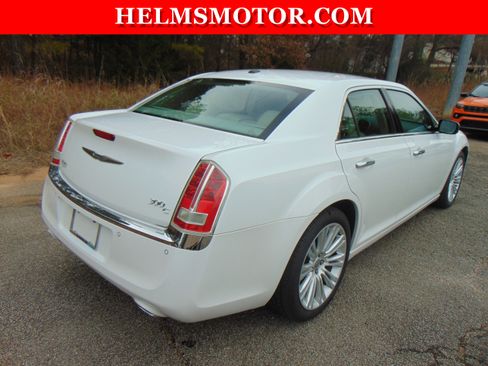 Used 2014 Chrysler 300 C w/ Light Group image 19