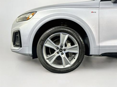 Used 2025 Audi Q5 2.0T Premium w/ Convenience Plus Package AWD/4WD image 24