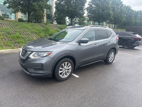 Used 2018 Nissan Rogue SV w/ Sun & Sound Touring Package FWD image 5