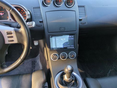 Used 2004 Nissan 350Z Touring w/ Aerodynamics Pkg RWD image 22