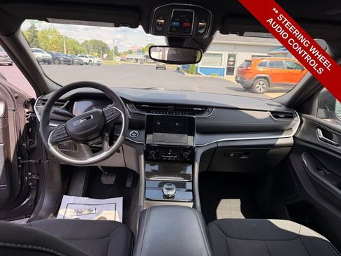 Used 2024 Jeep Grand Cherokee L Laredo w/ Luxury Tech Group I AWD/4WD image 18