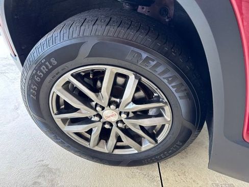 Used 2017 GMC Acadia SLT AWD/4WD image 42
