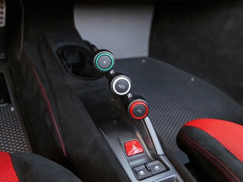 Used 2020 Ferrari 488 Pista Spider image 20