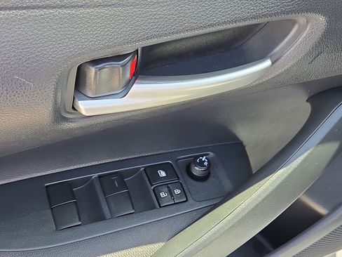 Used 2021 Toyota Corolla LE FWD image 13