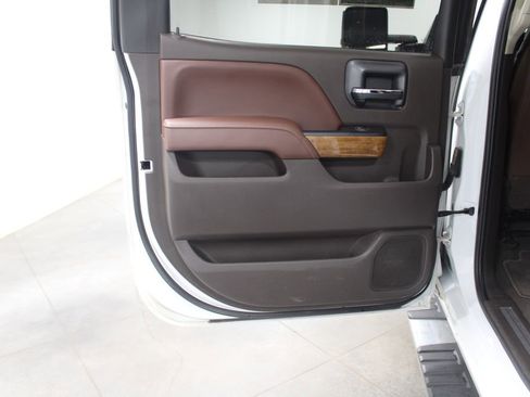 Used 2019 Chevrolet Silverado 2500 High Country w/ Duramax Plus Package image 26