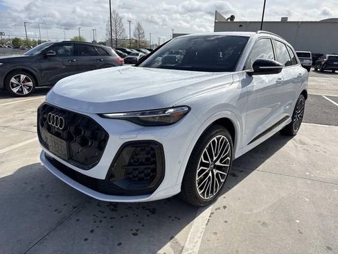 New 2026 Audi SQ5 Prestige image 3