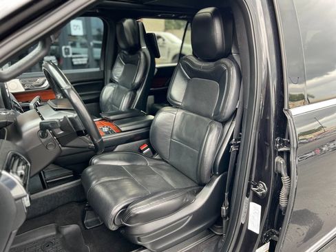 Used 2021 Lincoln Navigator L Reserve AWD/4WD image 22
