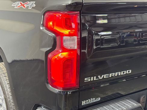 Used 2019 Chevrolet Silverado 1500 Custom w/ Custom Value Package AWD/4WD image 33