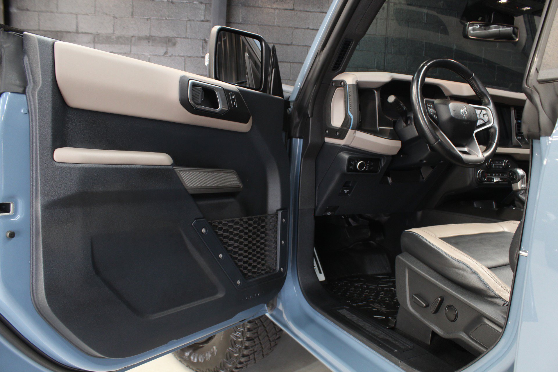 Used 2023 Ford Bronco Wildtrak AWD/4WD image 39