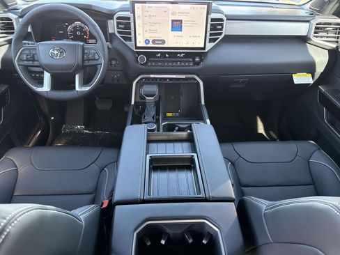 Used 2026 Toyota Tundra Limited AWD/4WD image 15