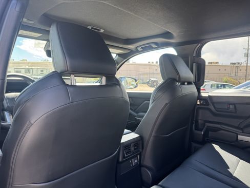 Used 2025 Toyota 4Runner TRD Off-Road Premium AWD/4WD image 15