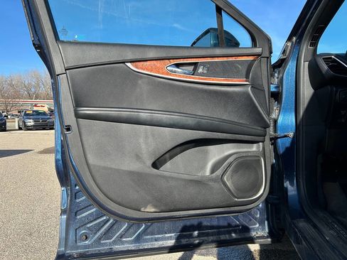 Used 2017 Lincoln MKX Reserve image 16