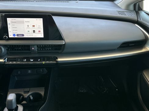 Used 2024 Toyota Prius LE FWD image 30