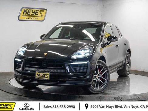 Used 2023 Porsche Macan S AWD/4WD image 1