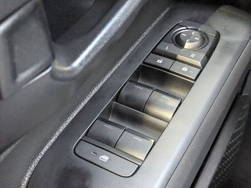 Certified 2025 Toyota Tacoma SR5 image 16