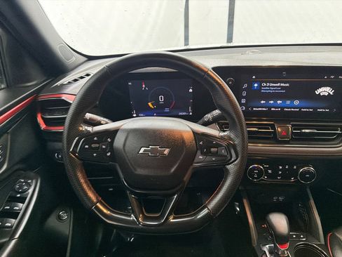 Used 2025 Chevrolet TrailBlazer RS w/ Convenience Package FWD image 24