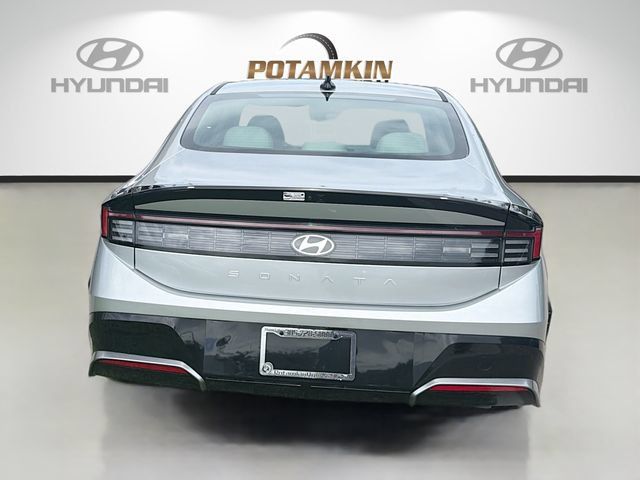 New 2026 Hyundai Sonata SEL FWD image 6