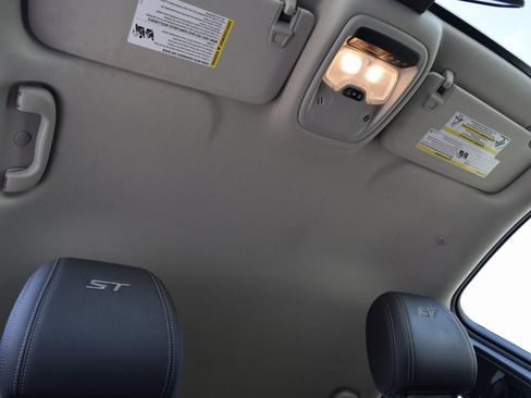 Used 2024 Buick Encore GX Sport Touring image 23