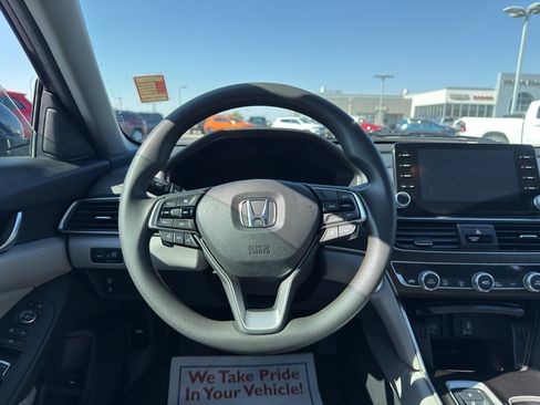 Used 2018 Honda Accord EX image 14