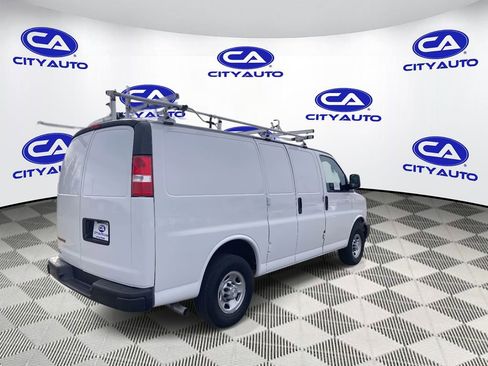 Used 2021 Chevrolet Express 2500 Work Van w/ Driver Convenience Package image 3